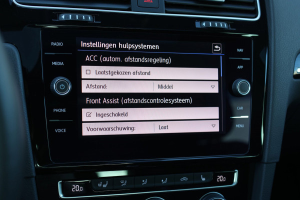 Volkswagen Golf 1.5 TSI R-Line *Pano*Dynaudio*DCC*Camera*Massage*Virtual*DSG*