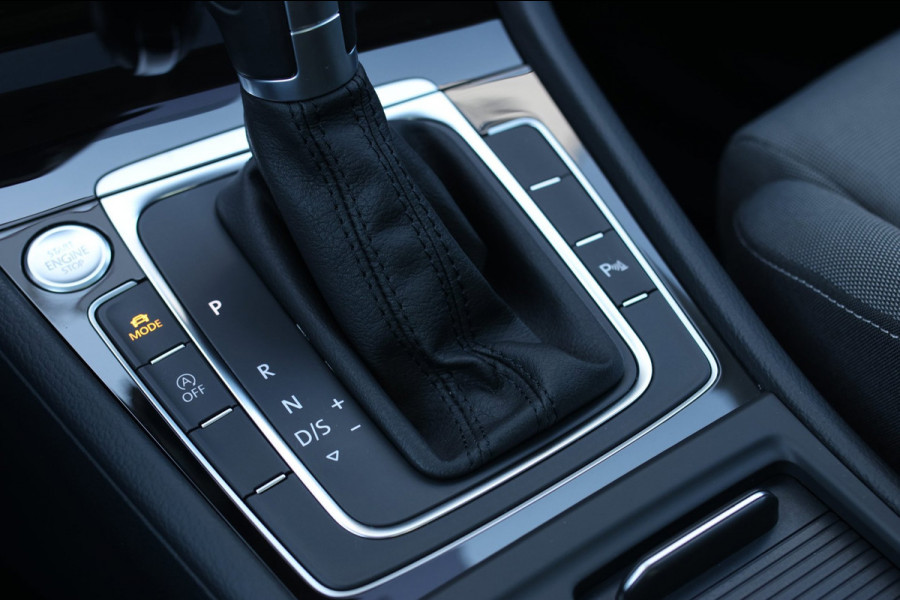 Volkswagen Golf 1.5 TSI R-Line *Pano*Dynaudio*DCC*Camera*Massage*Virtual*DSG*