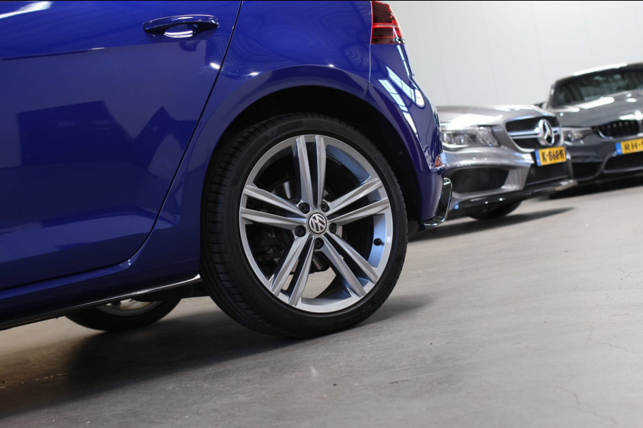 Volkswagen Golf 1.5 TSI R-Line *Pano*Dynaudio*DCC*Camera*Massage*Virtual*DSG*
