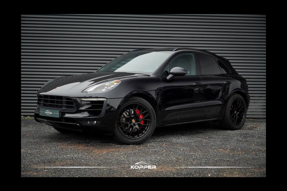 Porsche Macan 3.0 GTS / Pano / Luchtvering / Trekhaak / Sportstoelen / Carplay