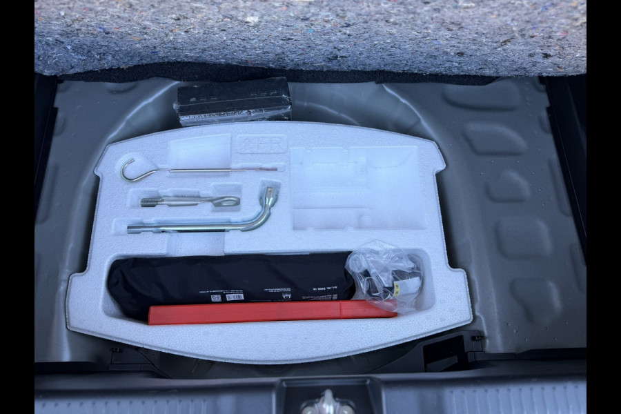 Suzuki Swift 1.4 Sport Smart Hybrid Camera CarPlay ACC 17'' LED Stoelverwarming