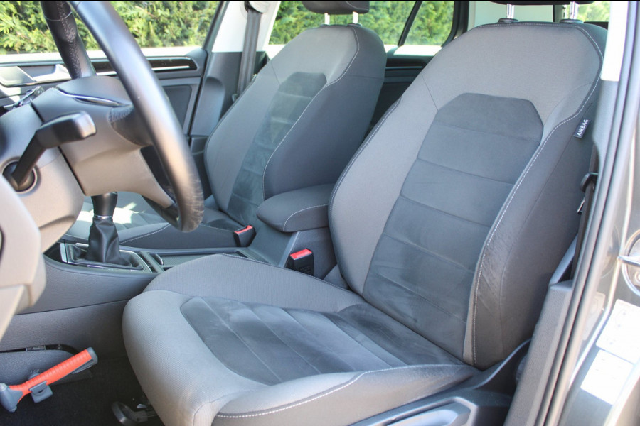 Volkswagen Golf 1.0 TSI Highline AdaptiveCruise VirtualCockpit Carplay !!NIEUWBINNEN!!