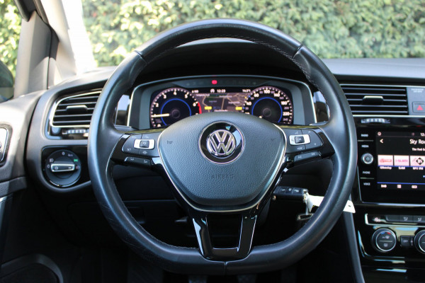 Volkswagen Golf 1.0 TSI Highline AdaptiveCruise VirtualCockpit Carplay !!NIEUWBINNEN!!