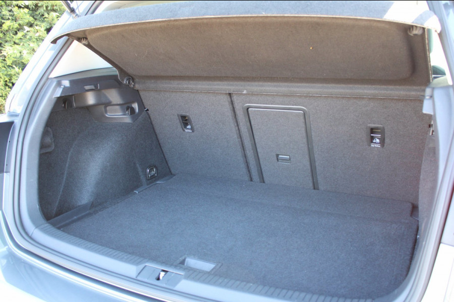 Volkswagen Golf 1.0 TSI Highline AdaptiveCruise VirtualCockpit Carplay !!NIEUWBINNEN!!