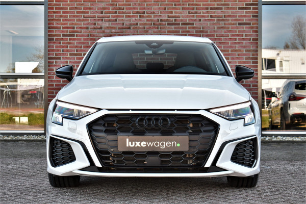 Audi A3 Sportback 45 TFSI e S-Line 19inch m-LED ACC Camera Sfeer Optic-black