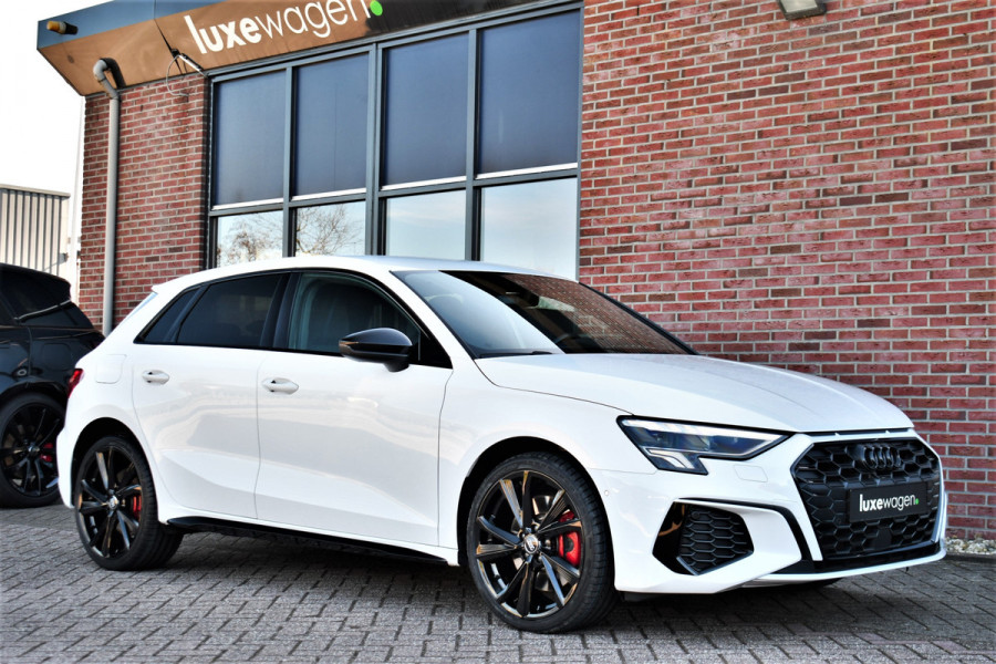 Audi A3 Sportback 45 TFSI e S-Line 19inch m-LED ACC Camera Sfeer Optic-black