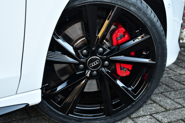 Audi A3 Sportback 45 TFSI e S-Line 19inch m-LED ACC Camera Sfeer Optic-black