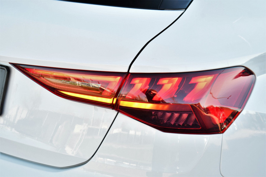 Audi A3 Sportback 45 TFSI e S-Line 19inch m-LED ACC Camera Sfeer Optic-black