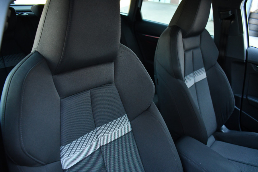 Audi A3 Sportback 45 TFSI e S-Line 19inch m-LED ACC Camera Sfeer Optic-black