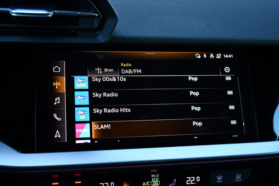 Audi A3 Sportback 45 TFSI e S-Line 19inch m-LED ACC Camera Sfeer Optic-black