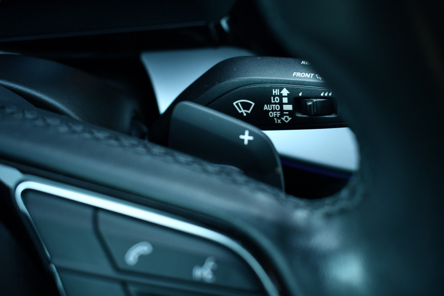 Audi A3 Sportback 45 TFSI e S-Line 19inch m-LED ACC Camera Sfeer Optic-black