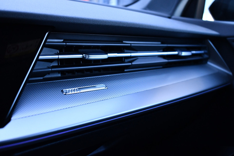 Audi A3 Sportback 45 TFSI e S-Line 19inch m-LED ACC Camera Sfeer Optic-black