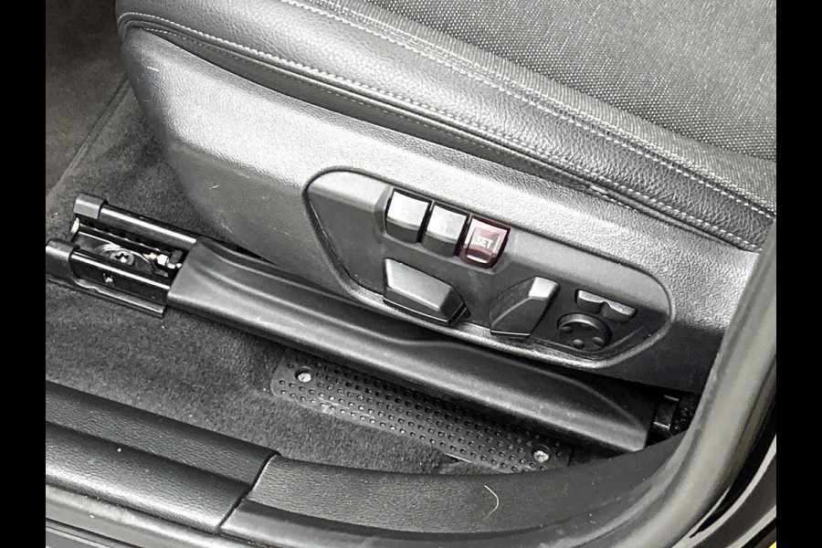 BMW X2 XDrive25e M-sport Business Edition Plus (Dealer OnderH, Panorama, Camera, PDC V+A, Camera, StoelV, Navi Prof, Etc)