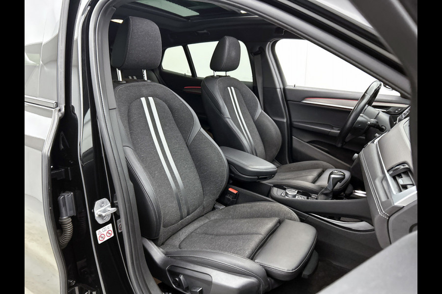 BMW X2 XDrive25e M-sport Business Edition Plus (Dealer OnderH, Panorama, Camera, PDC V+A, Camera, StoelV, Navi Prof, Etc)