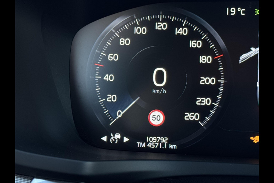 Volvo V60 2.0 B3 R-Design NL-AUTO | R-DESIGN | TREKHAAK
