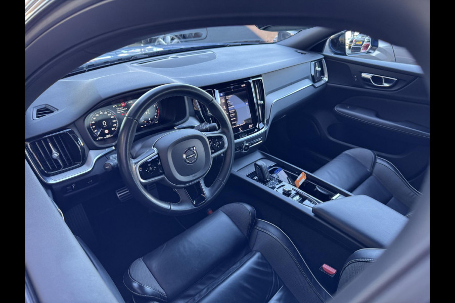 Volvo V60 2.0 B3 R-Design NL-AUTO | R-DESIGN | TREKHAAK