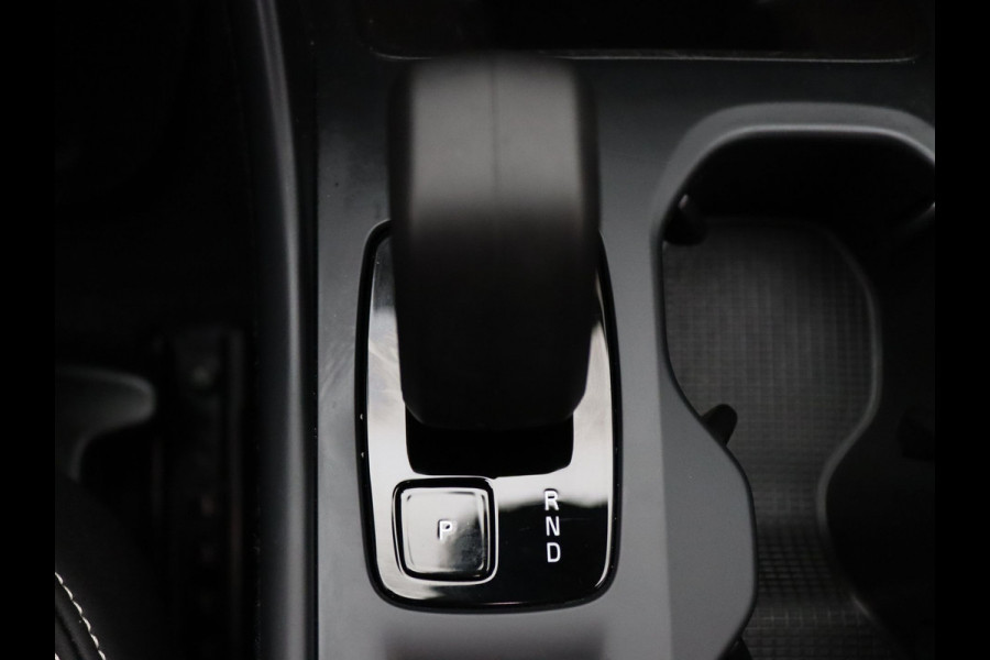 Volvo XC40 2.0 B3 Core 163pk Camera | Adapt. Cruise | Navi | Parkeersens. v+a | Trekhaak elektrisch uitklapbaar