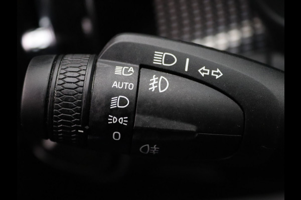 Volvo XC40 2.0 B3 Core 163pk Camera | Adapt. Cruise | Navi | Parkeersens. v+a | Trekhaak elektrisch uitklapbaar