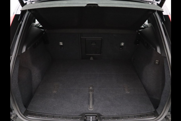 Volvo XC40 2.0 B3 Core 163pk Camera | Adapt. Cruise | Navi | Parkeersens. v+a | Trekhaak elektrisch uitklapbaar