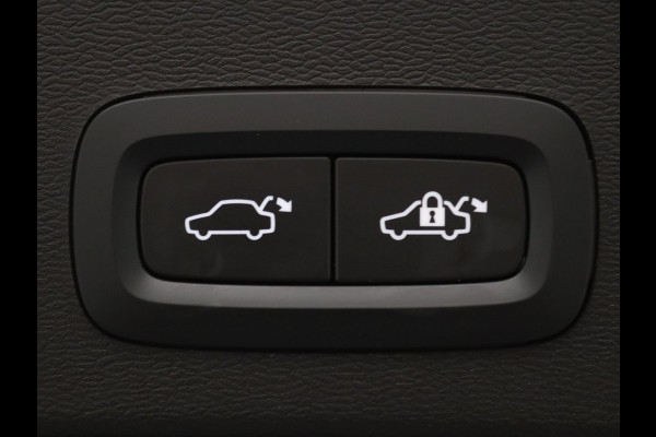 Volvo XC40 2.0 B3 Core 163pk Camera | Adapt. Cruise | Navi | Parkeersens. v+a | Trekhaak elektrisch uitklapbaar