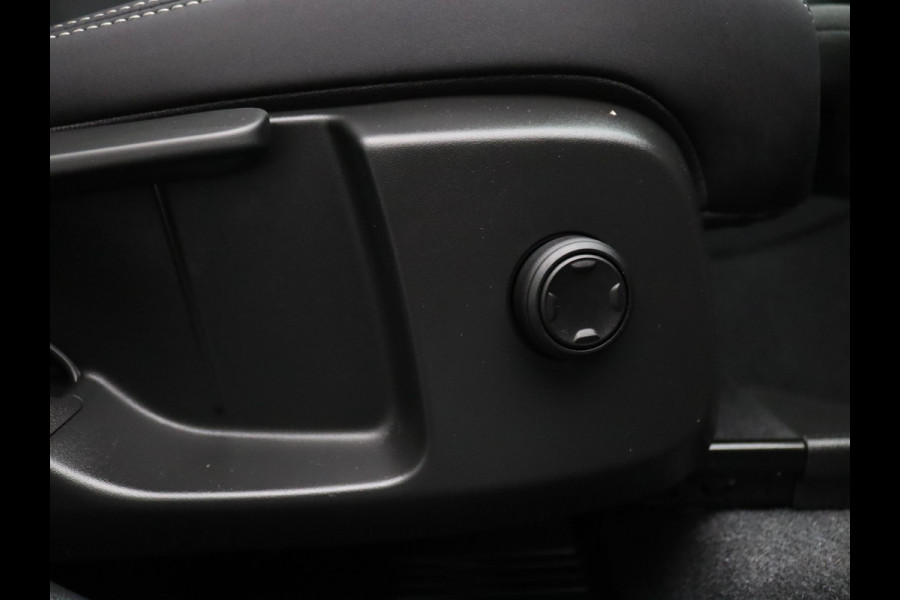 Volvo XC40 2.0 B3 Core 163pk Camera | Adapt. Cruise | Navi | Parkeersens. v+a | Trekhaak elektrisch uitklapbaar