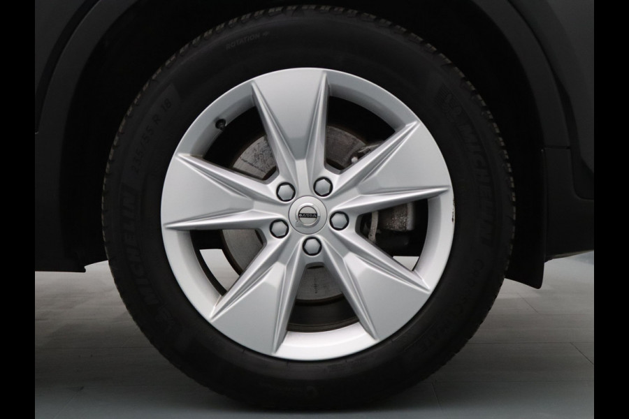 Volvo XC40 2.0 B3 Core 163pk Camera | Adapt. Cruise | Navi | Parkeersens. v+a | Trekhaak elektrisch uitklapbaar