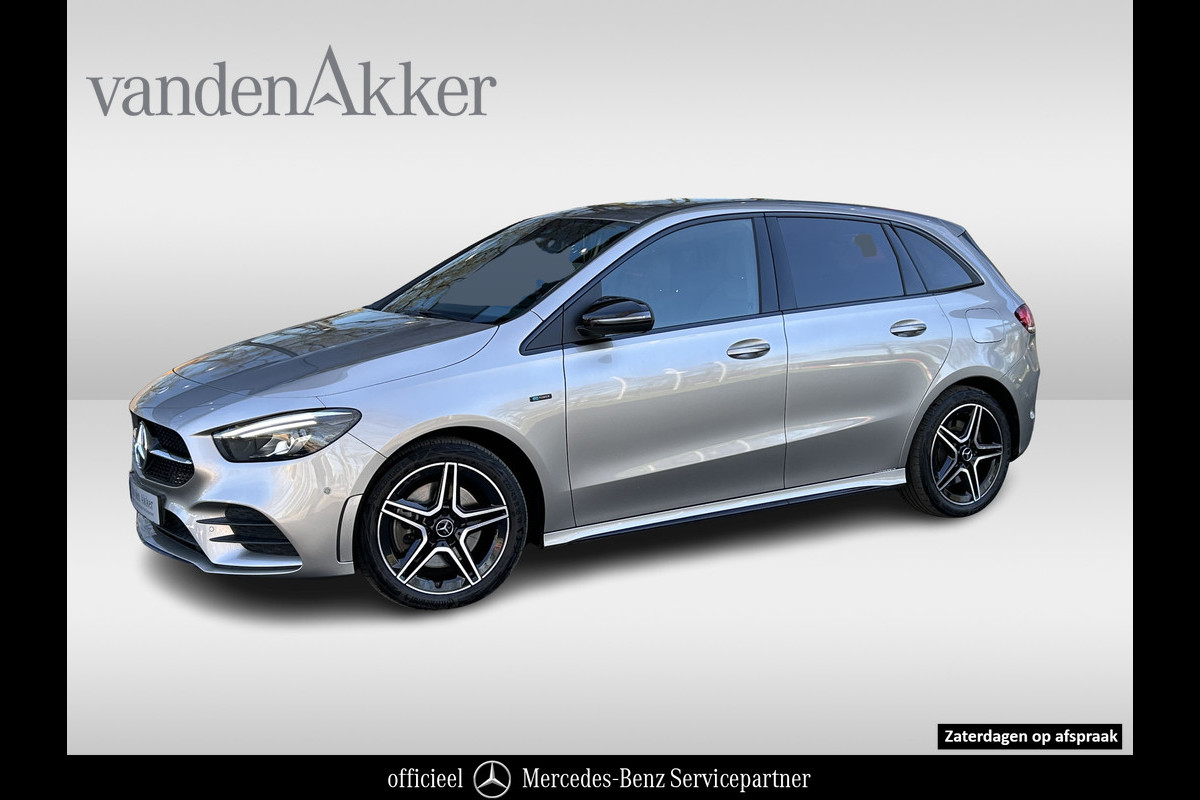 Mercedes-Benz B-Klasse 250e AMG // Trekhaakl // Caplay // Camera // Sfeerverlichting // Nightpakket