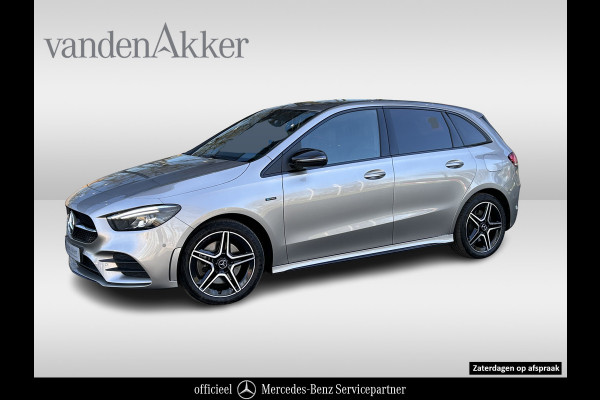 Mercedes-Benz B-Klasse 250e AMG // Trekhaakl // Caplay // Camera // Sfeerverlichting // Nightpakket