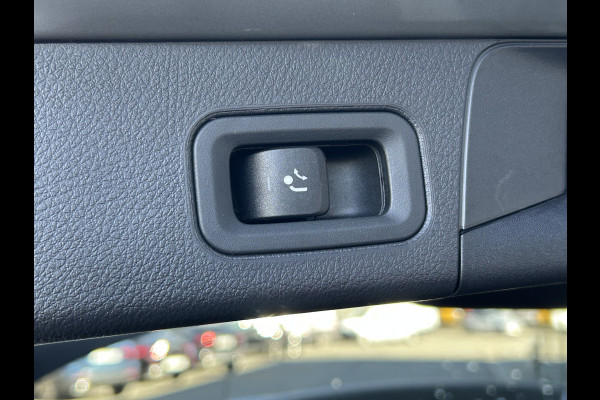 Mercedes-Benz B-Klasse 250e AMG // Trekhaakl // Caplay // Camera // Sfeerverlichting // Nightpakket