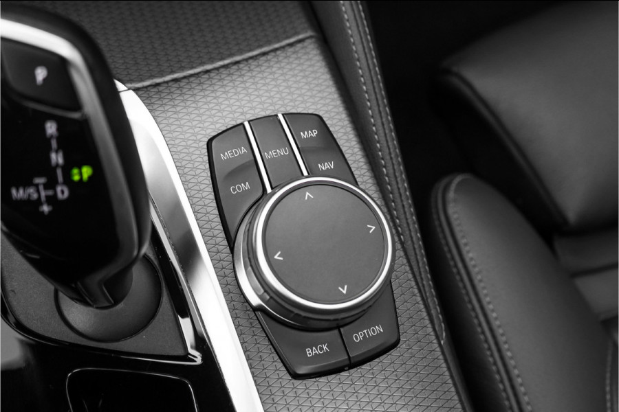 BMW 5 Serie Touring 530i xDrive High Executive M-Sport Pano Active Steering ACC Laser HUD