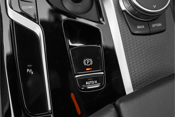 BMW 5 Serie Touring 530i xDrive High Executive M-Sport Pano Active Steering ACC Laser HUD