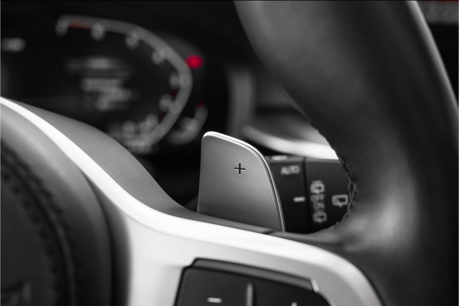 BMW 5 Serie Touring 530i xDrive High Executive M-Sport Pano Active Steering ACC Laser HUD