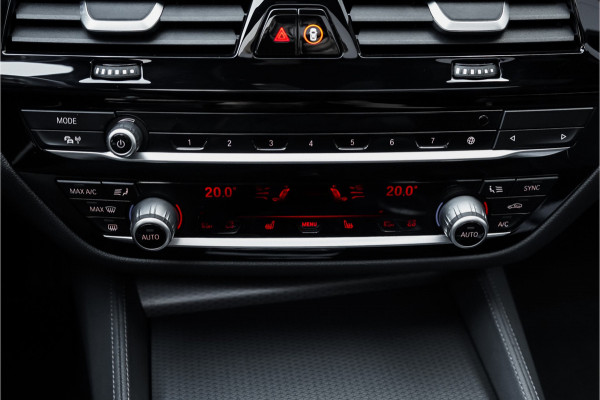 BMW 5 Serie Touring 530i xDrive High Executive M-Sport Pano Active Steering ACC Laser HUD