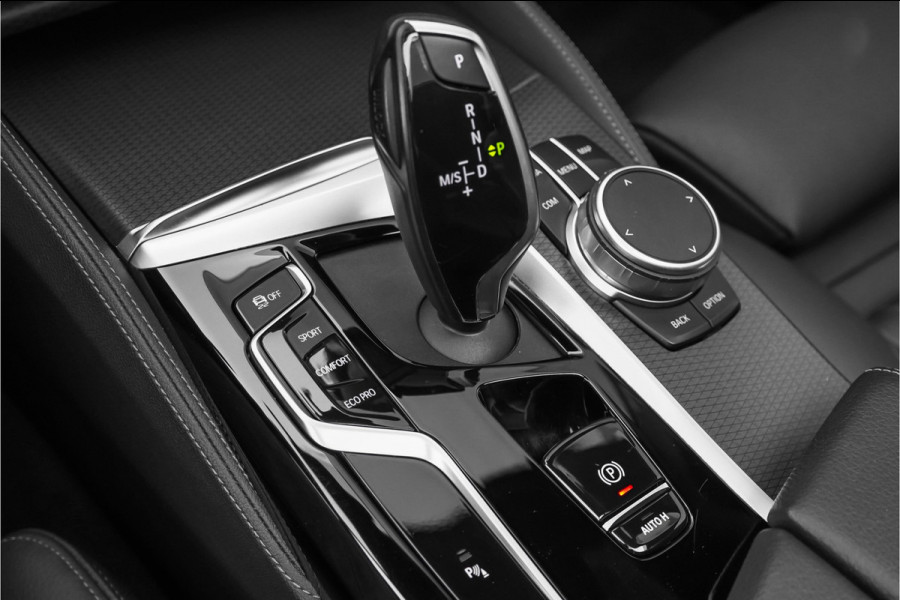 BMW 5 Serie Touring 530i xDrive High Executive M-Sport Pano Active Steering ACC Laser HUD