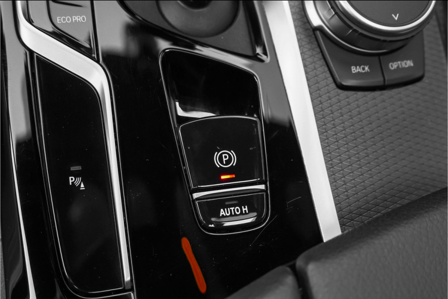 BMW 5 Serie Touring 530i xDrive High Executive M-Sport Pano Active Steering ACC Laser HUD