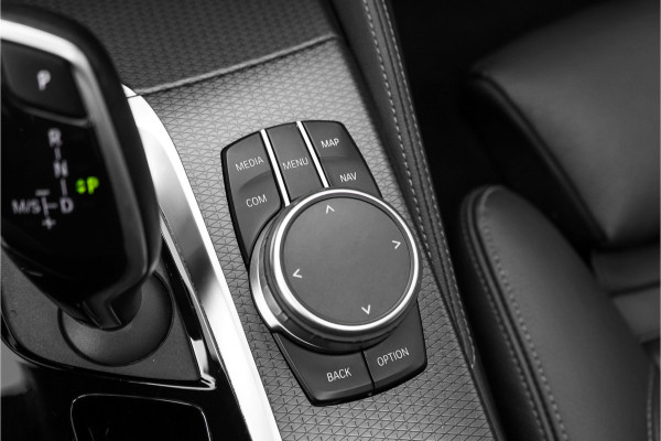 BMW 5 Serie Touring 530i xDrive High Executive M-Sport Pano Active Steering ACC Laser HUD