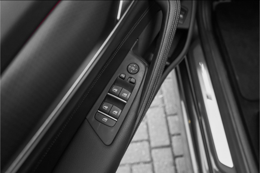 BMW 5 Serie Touring 530i xDrive High Executive M-Sport Pano Active Steering ACC Laser HUD