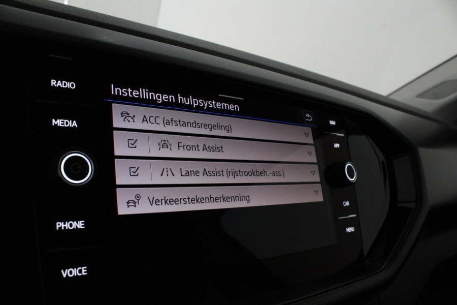 Volkswagen T-Cross 1.0 TSI Life > Camera/Smoky Gray/All season banden...