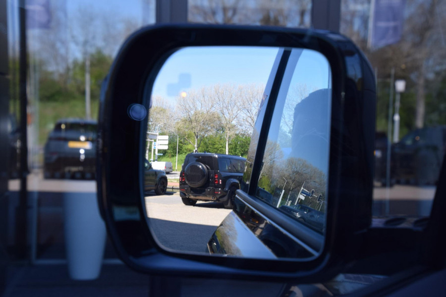 Land Rover Defender P300e 110 Dynamic SE Edition | Trekhaak | Pano | Cold Climate