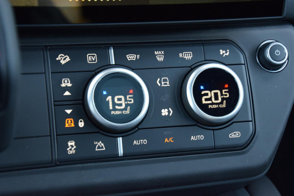 Land Rover Defender P300e 110 Dynamic SE Edition | Trekhaak | Pano | Cold Climate