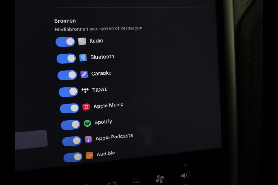 Tesla Model S 100D | SOH 90% | Panoramadak | Leder | Autopilot | Stoelverwarming | Camera | Keyless | Full LED | Navigatie | Climate control | 19'' lichtmetalen velgen