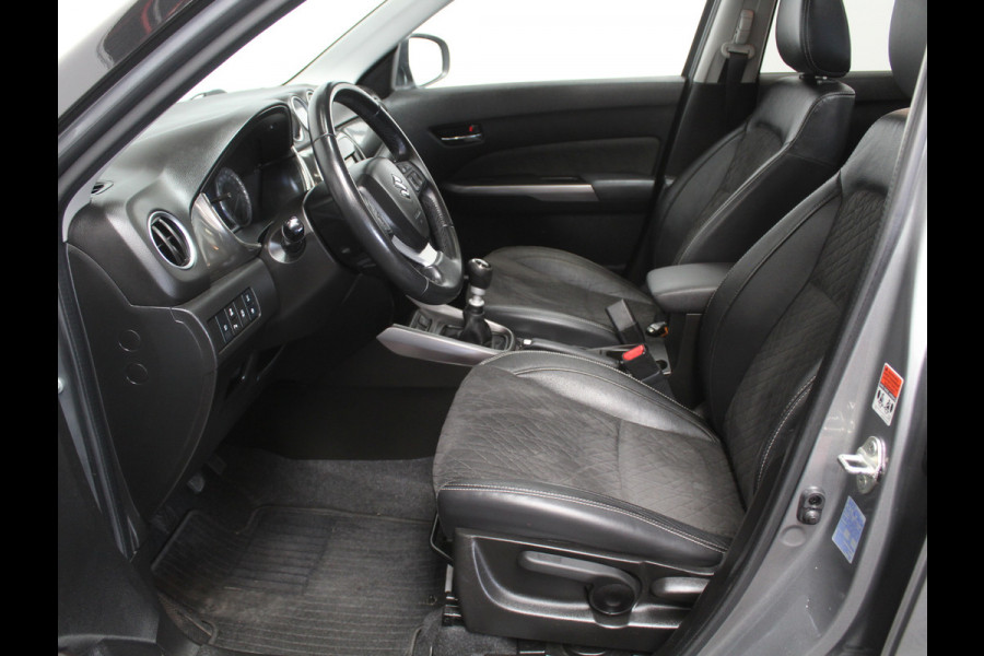 Suzuki Vitara 1.4 Boosterjet Style Smart Hybrid NAVI | CARPLAY | CAMERA | CLIMATE | HALFLEER | LED | STOELVERW | ADAPCRUISE | PANODAK | LMV17