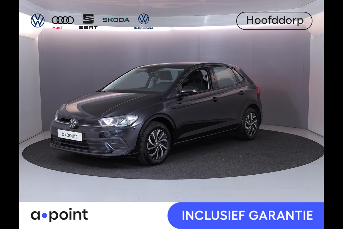 Volkswagen Polo 1.0 TSI Life 95 PK | Navigatie via app | Parkeersensoren voor en achter | LM velgen |