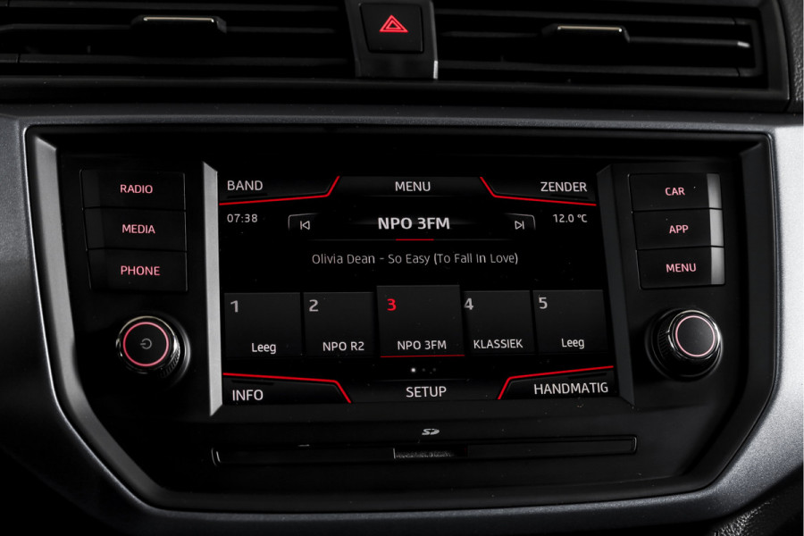 Seat Arona 1.0 TSI 95 PK Style | Dig. Cockpit | Cruise | PDC | Camera | App. Connect | ECC | LM 17" |