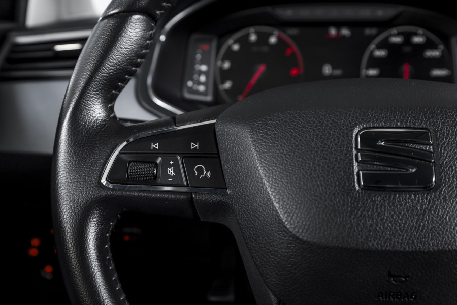 Seat Arona 1.0 TSI 95 PK Style | Dig. Cockpit | Cruise | PDC | Camera | App. Connect | ECC | LM 17" |