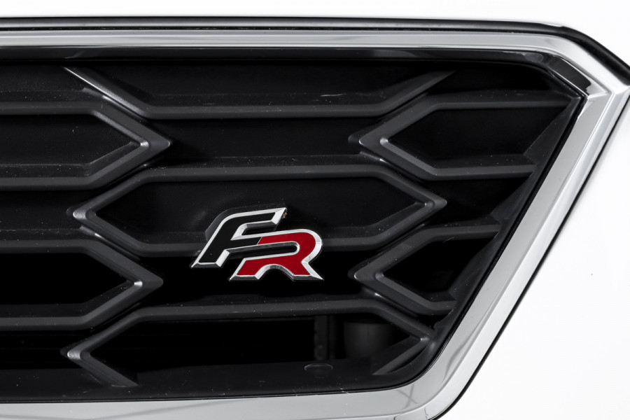 Seat Arona 1.0 TSI 110 PK FR Business Intense - Automaat | Dig. Cockpit | Cruise | PDC | Camera | NAV + App. Connect | ECC | Trekhaak | LM 18" |