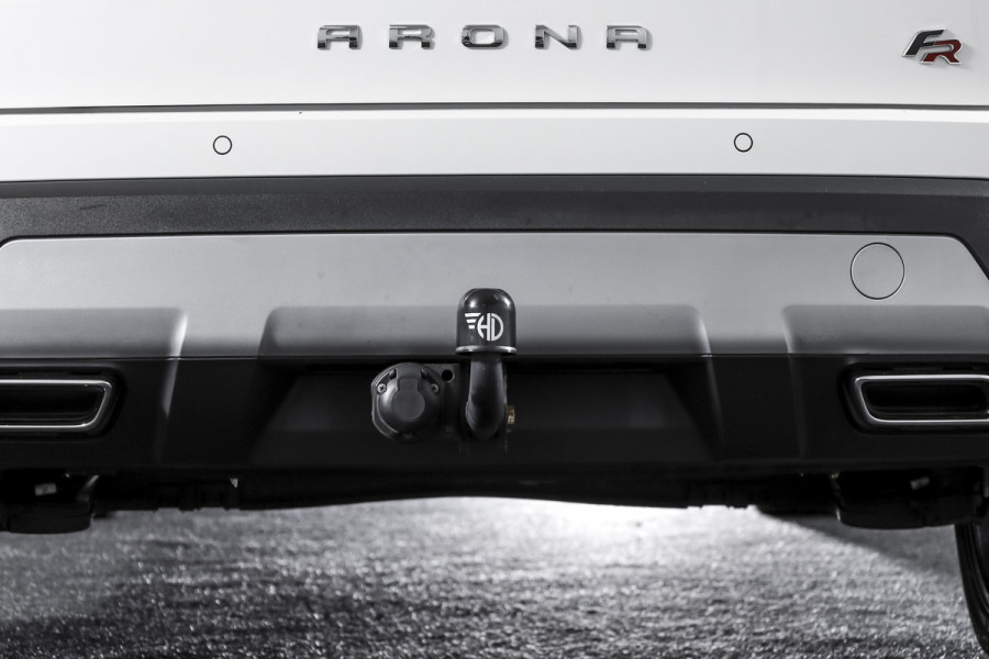 Seat Arona 1.0 TSI 110 PK FR Business Intense - Automaat | Dig. Cockpit | Cruise | PDC | Camera | NAV + App. Connect | ECC | Trekhaak | LM 18" |