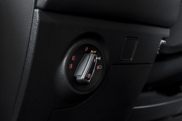 Seat Arona 1.0 TSI 110 PK FR Business Intense - Automaat | Dig. Cockpit | Cruise | PDC | Camera | NAV + App. Connect | ECC | Trekhaak | LM 18" |