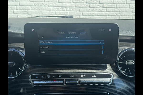 Mercedes-Benz V-Klasse 300d Lang 9G M-bux Leder Elektrische klep Trekhaak afneembaar Camera Verwarmde stoelen