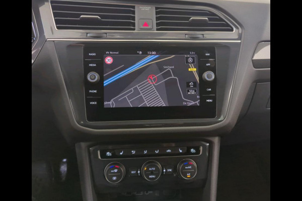 Volkswagen Tiguan Allspace 1.5 TSI Highline Business R 7p. (APPLECAR PLAY,PANORAMADAK,CAMERA,ALCANTARA,STOELVERWARMING,3DVIEW,LED)